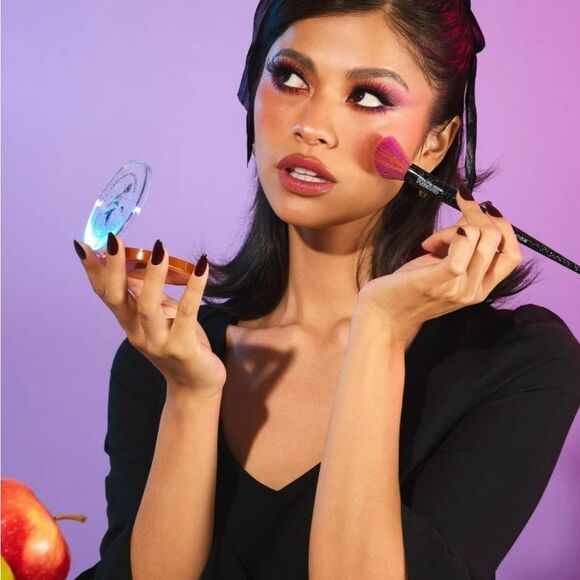 Profusion Cosmetics X Peanuts Witchy Blend 4-PC Brush Set - Picture 4 of 9